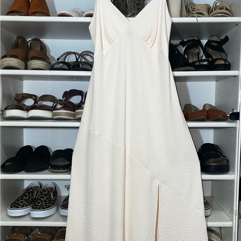 Final Touch Cream Maxi Dress